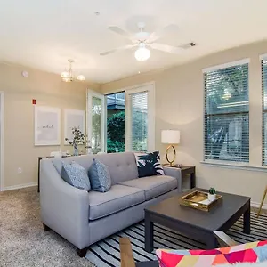 Heart Of Downtown Memphis! Sleeps 6! Memphis